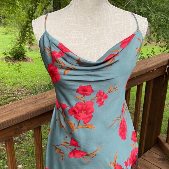 ASTR Gia midi floral slip dress - Picture 5 of 11